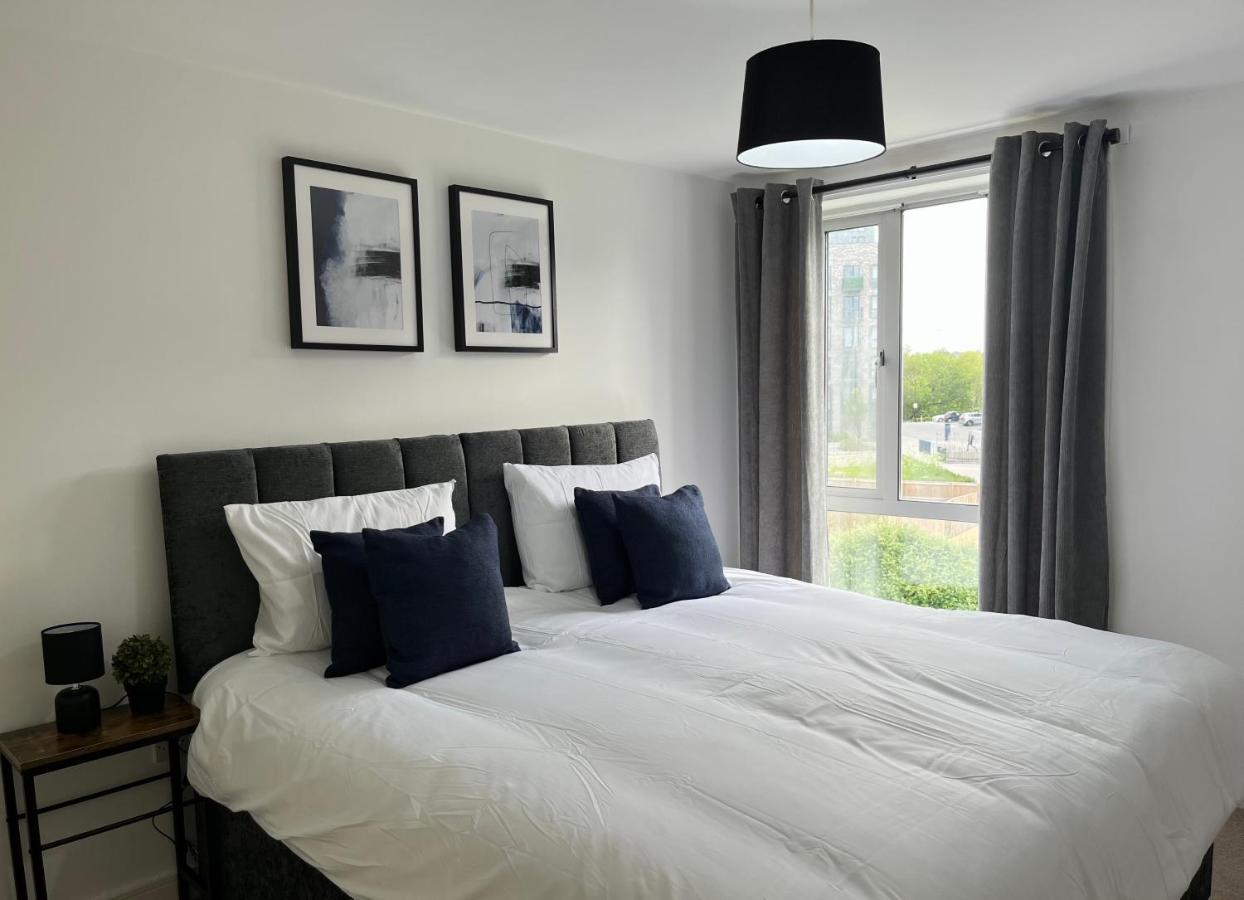 Beautiful Riverview Apartment เชมส์ฟอร์ด ภายนอก รูปภาพ